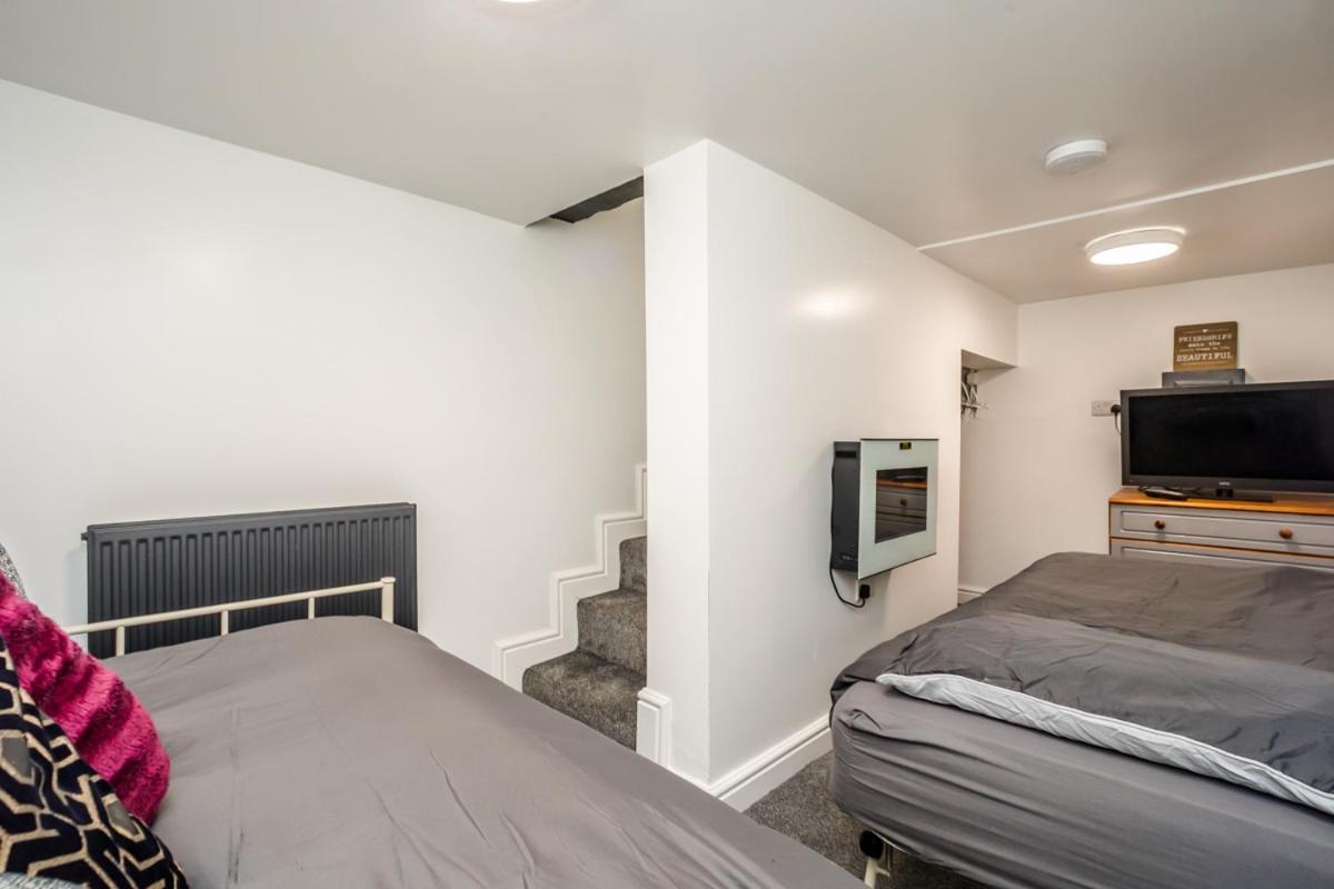 The Cosey Tucked-Away Cottage 2 Or 3 Bedroom Options Huddersfield Buitenkant foto
